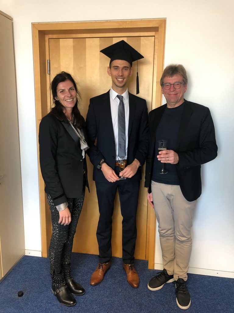 Wir gratulieren Hendrik Birkel zum Abschluss seiner Promotion am Lehrstuhl!